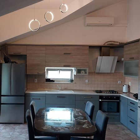 Mislav Apartment Trogir Exterior photo